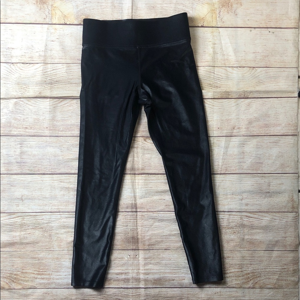Carbon38 Black Legging in Takara Shine
